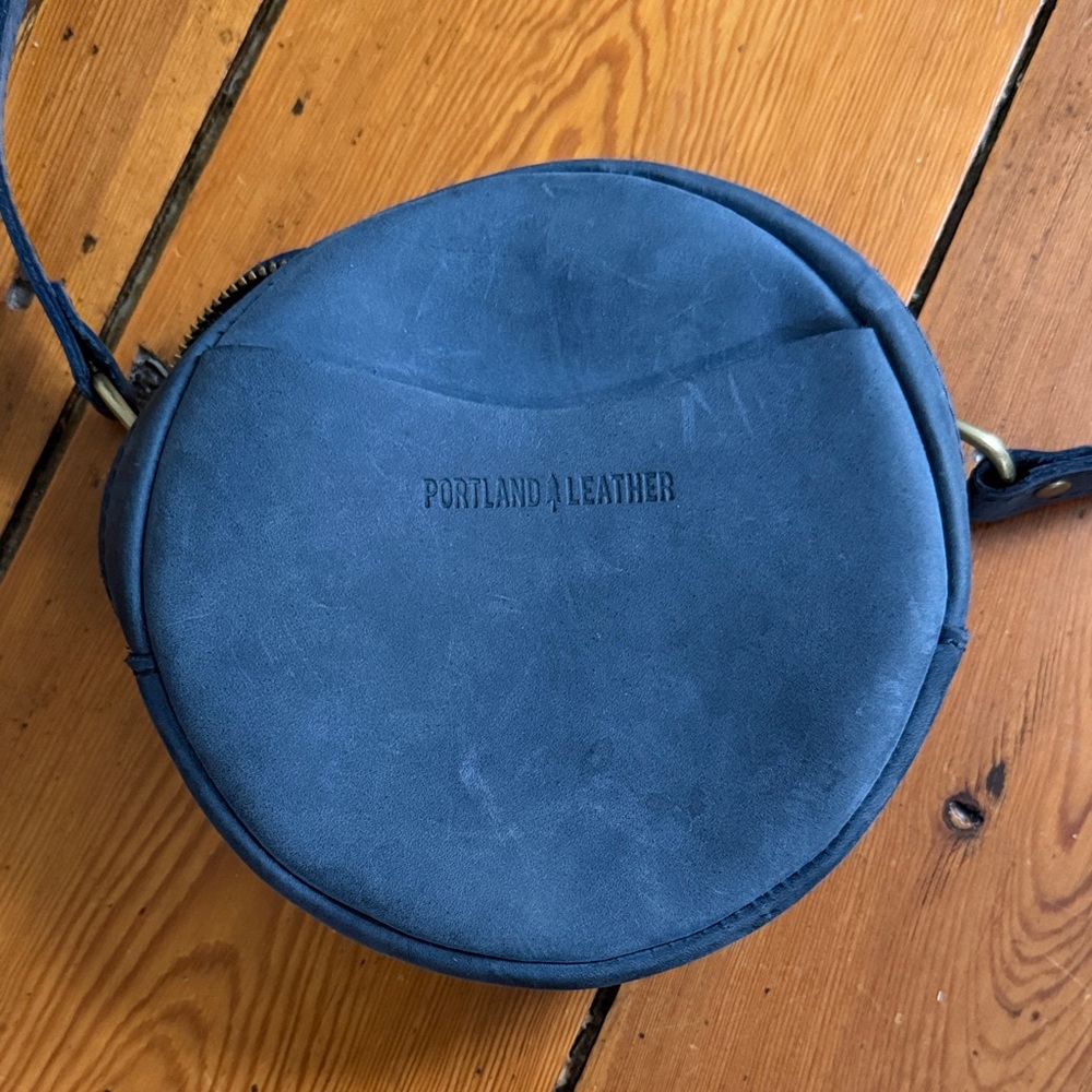 Portland Leather Round Crossbody in Deep Blue